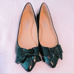 Black patent flats with bow 8.5